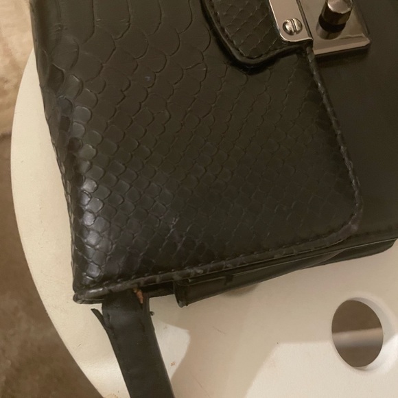 Black snakeskin crossbody purse / Bag. Used as seen on the picture - Picture 6 of 10
